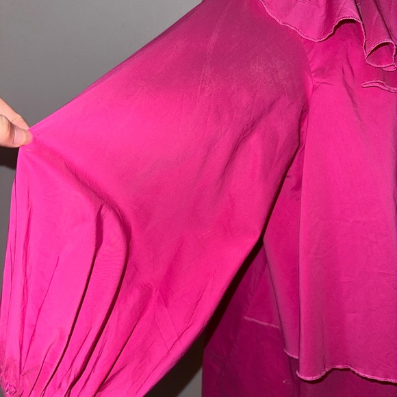 Pink ruffled blouse π©· - Picture 3 of 4